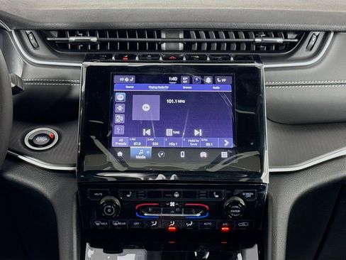 New 2025 Jeep Grand Cherokee Altitude image 25