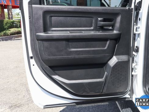 Used 2022 RAM 5500 Tradesman w/ Chrome Appearance Group image 32