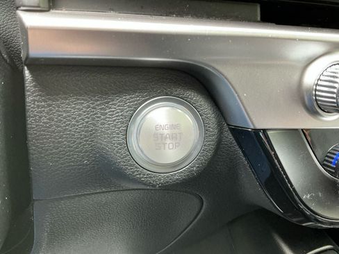 Used 2025 Kia Telluride S FWD image 21