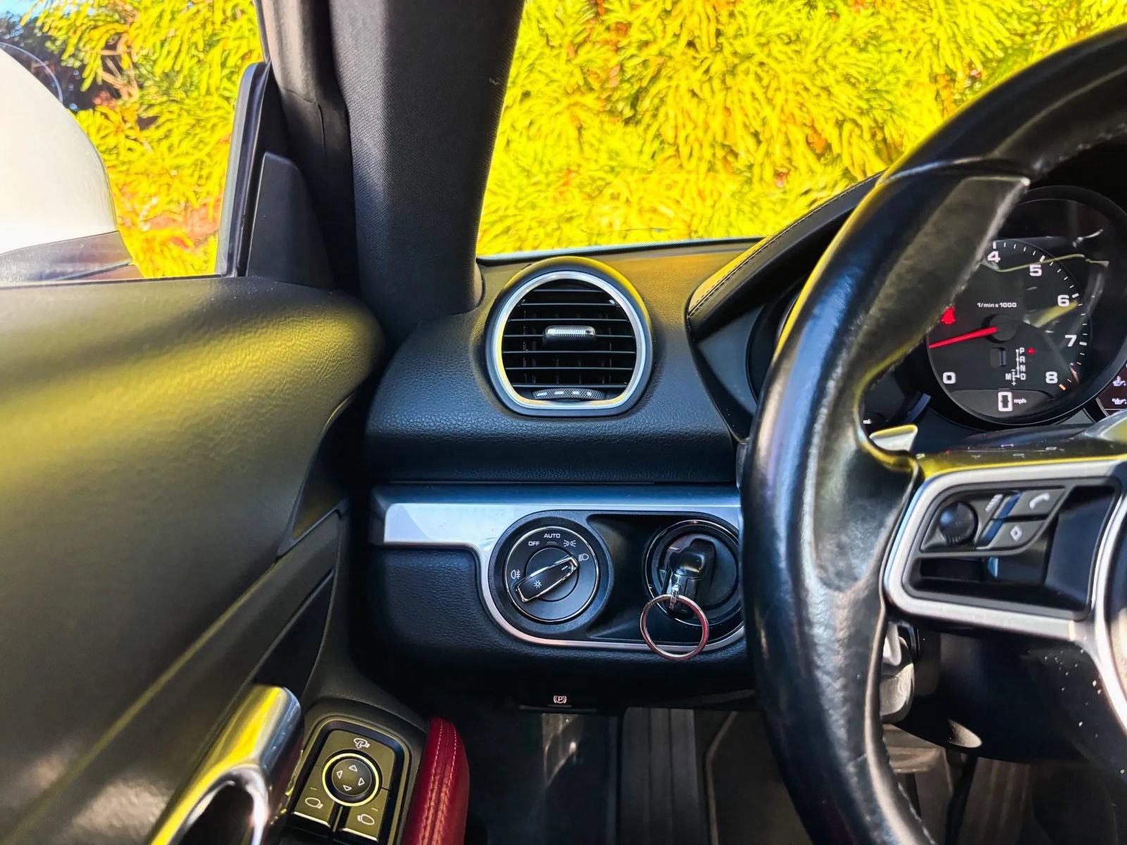 Used 2018 Porsche 718 Cayman RWD image 26