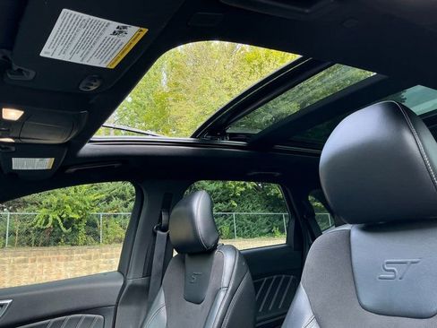 Used 2019 Ford Edge ST w/ Convenience Package image 10
