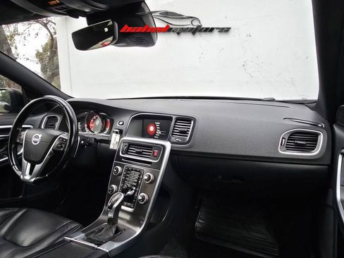 Used 2015 Volvo S60 T5 Premier w/ Convenience Package image 19