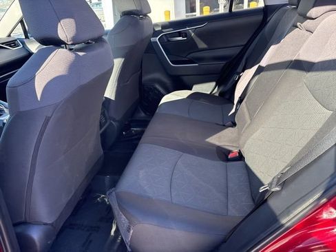 Used 2024 Toyota RAV4 XLE image 41