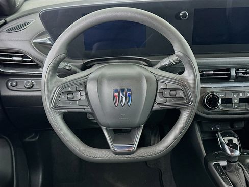 Used 2025 Buick Envista Preferred FWD image 18