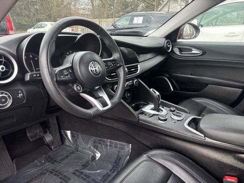 Used 2021 Alfa Romeo Giulia Sprint w/ Cold Weather Package image 34