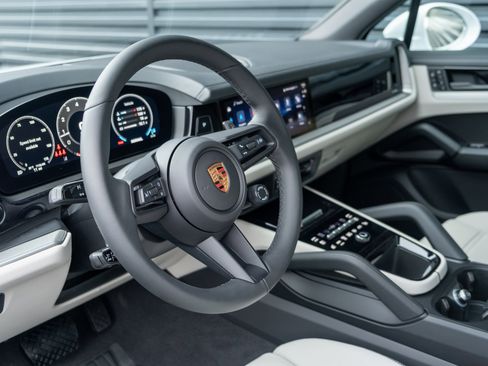 New 2026 Porsche Cayenne AWD/4WD image 4