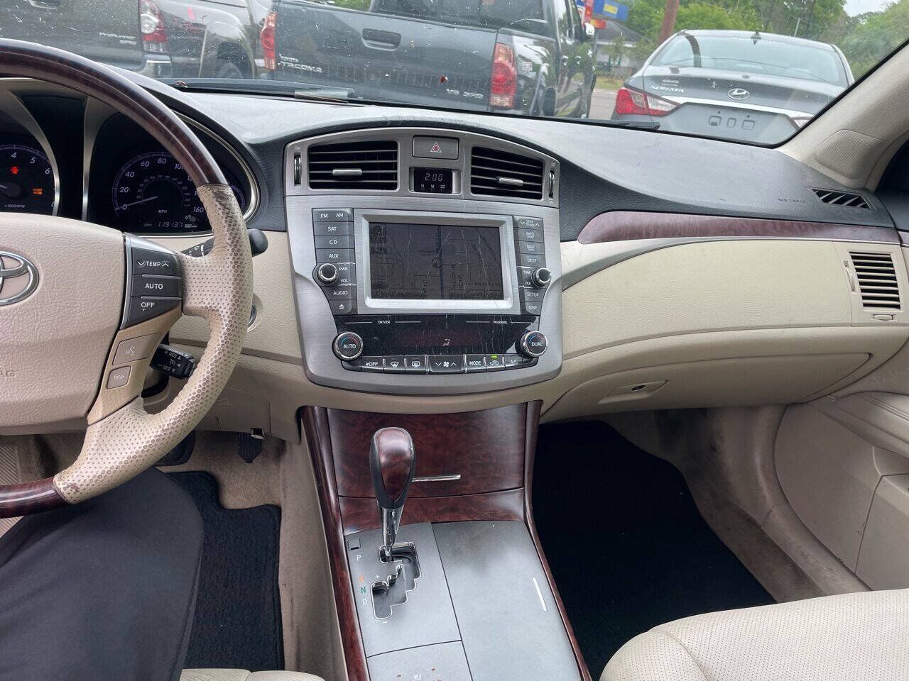 Used 2011 Toyota Avalon Limited FWD image 17