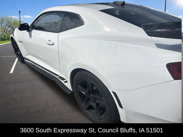 Used 2017 Chevrolet Camaro LT RWD image 15