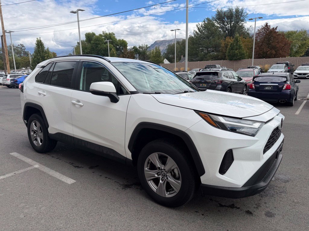 Used 2025 Toyota RAV4 XLE AWD/4WD image 7
