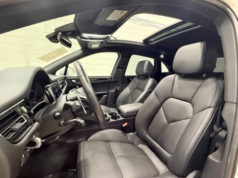 Used 2024 Porsche Macan S AWD/4WD image 38