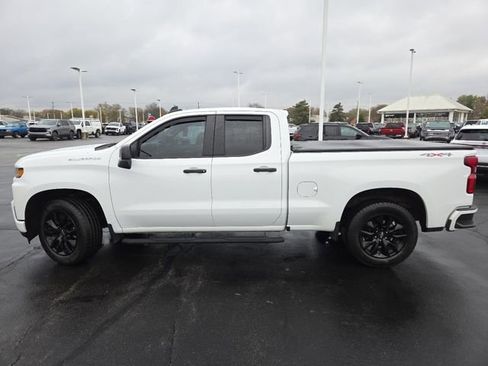 Used 2021 Chevrolet Silverado 1500 Custom image 18