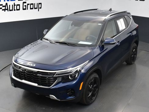 Certified 2026 Kia Seltos EX w/ EX Sunroof Package FWD image 9