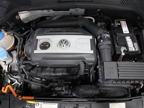 Used 2013 Volkswagen Beetle 2.0T image 17