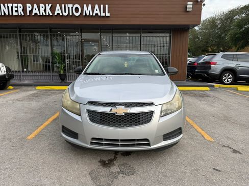 Used 2012 Chevrolet Cruze LS w/ Connectivity Package FWD image 2