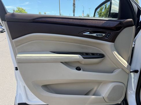 Used 2016 Cadillac SRX Luxury w/ Driver Awareness Package FWD image 9