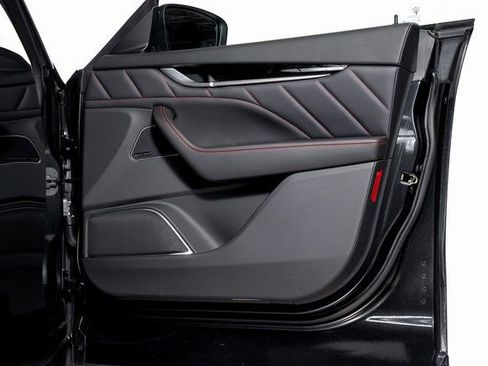 Used 2024 Maserati Levante GT Ultima image 62