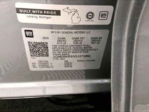 Used 2025 Chevrolet Traverse High Country FWD image 41