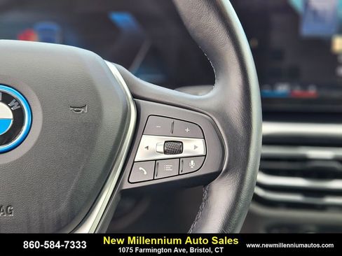 Used 2024 BMW i4 xDrive40i image 31