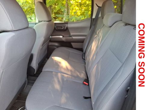 Used 2019 Toyota Tacoma SR5 AWD/4WD image 10