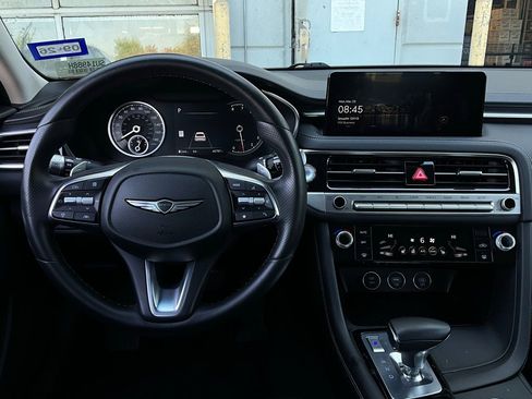 Used 2025 Genesis G70 2.5T image 14