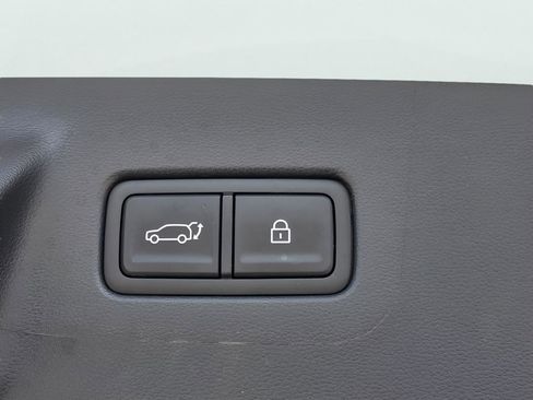 Used 2025 Hyundai Santa Fe Limited AWD/4WD image 33