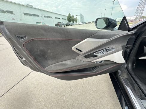 Used 2023 Chevrolet Corvette Stingray Premium Conv w/ Z51 Performance Package RWD image 19