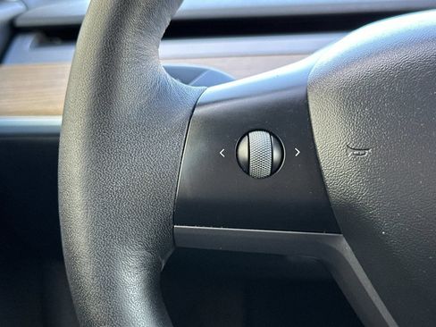 Used 2022 Tesla Model Y Performance AWD/4WD image 27
