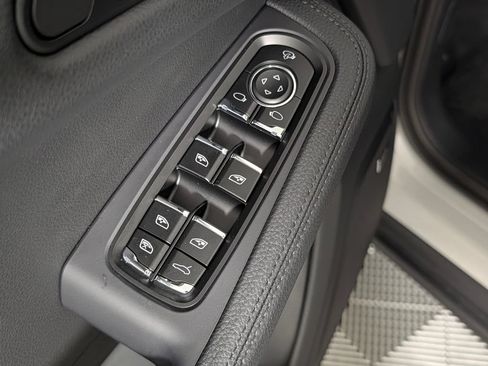 New 2026 Porsche Macan AWD/4WD image 27