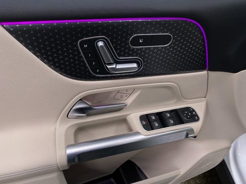 New 2026 Mercedes-Benz GLB 250 4MATIC image 32