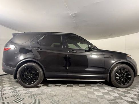 Certified 2025 Land Rover Discovery S image 10