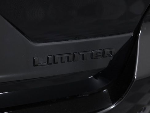 New 2025 Jeep Grand Cherokee Limited w/ Black Appearance Package image 8