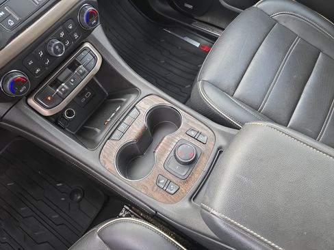 Used 2021 GMC Acadia Denali w/ Trailering Package image 22