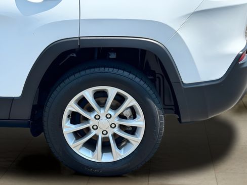 Used 2019 Jeep Cherokee Latitude w/ Popular Appearance Group FWD image 33