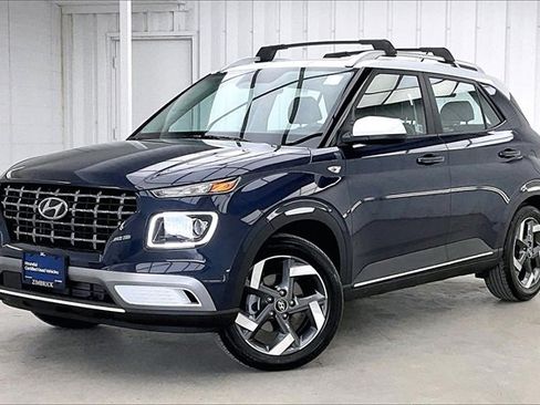 Certified 2025 Hyundai Venue Limited image 2