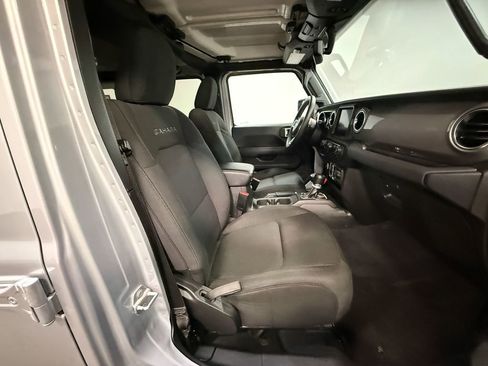 Used 2023 Jeep Wrangler Sahara image 13