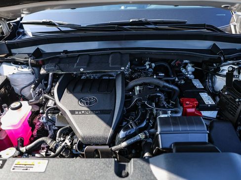 Certified 2024 Toyota Grand Highlander FWD image 18