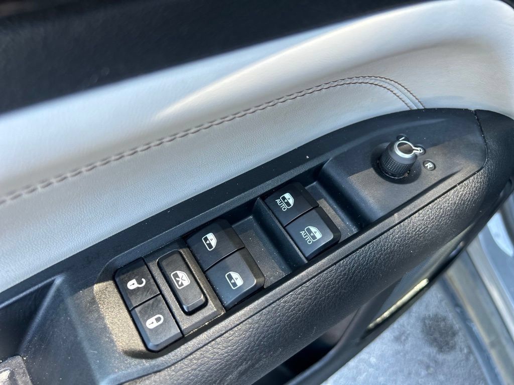 Used 2023 Jeep Compass Limited AWD/4WD image 14