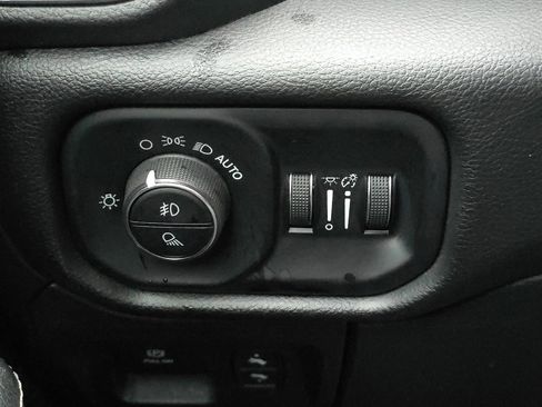 Used 2023 RAM 1500 Laramie image 30