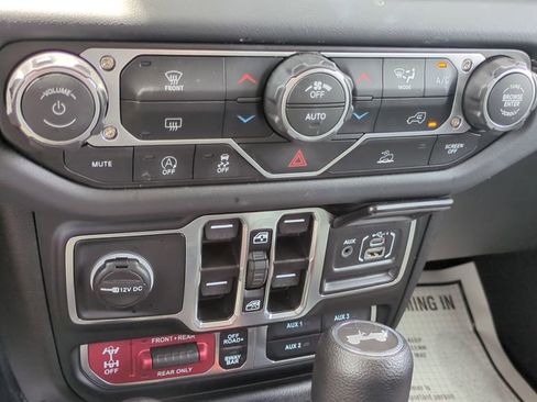 Used 2026 Jeep Wrangler Unlimited Rubicon AWD/4WD image 17