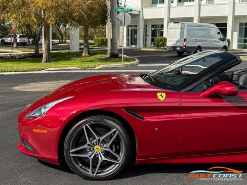 Used 2016 Ferrari California T image 43
