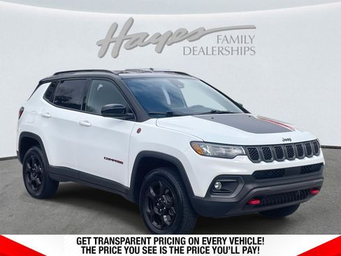 Used 2023 Jeep Compass Trailhawk w/ Trailer Tow Group AWD/4WD image 1