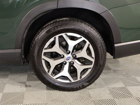 Used 2023 Subaru Forester Premium image 19