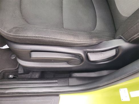 Used 2017 Kia Soul + image 13