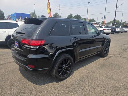 Used 2021 Jeep Grand Cherokee Laredo X AWD/4WD image 15