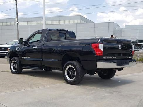 Used 2018 Nissan Titan SV AWD/4WD image 7