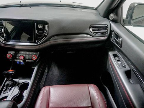 Used 2024 Dodge Durango GT AWD/4WD image 33