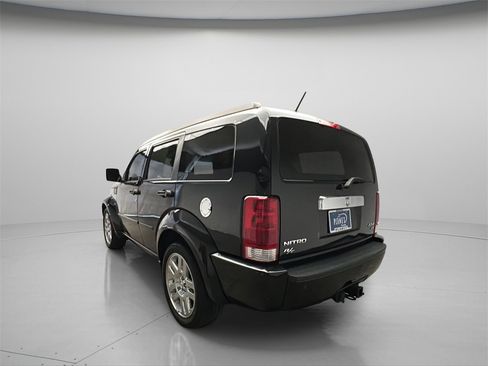 Used 2008 Dodge Nitro R/T image 5