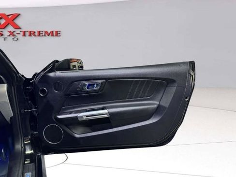 Used 2016 Ford Mustang Premium RWD image 39