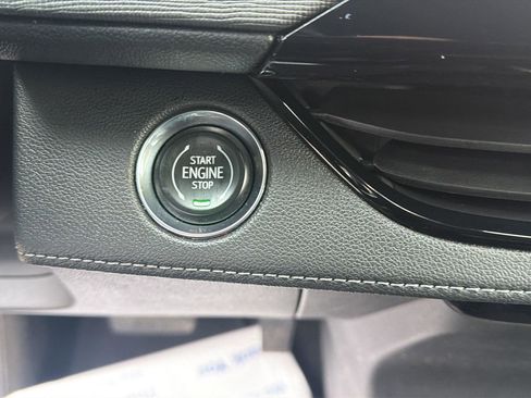 Used 2025 Buick Enclave Sport Touring image 32