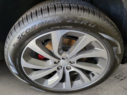 Used 2024 Land Rover Discovery Sport Dynamic SE image 12